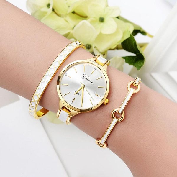 wristwatches ginave explosive diamond-inlaid british watch bracelet set fashion women's three-piece, Slivery;brown
wristwatches ginave explosive diamond-inlaid british watch bracelet set fashion women's three-piece, Slivery;brown