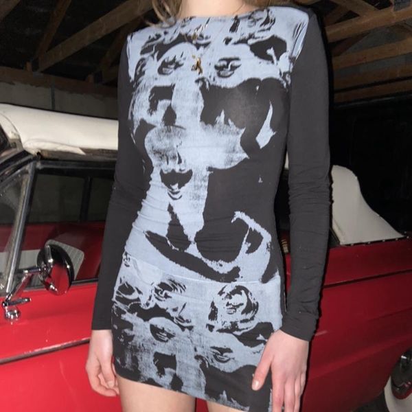 casual dresses 2021 autumn print mini women's long sleeve slim fit dress fashion female spring streetwear gothic clothes, Black;gray
casual dresses 2021 autumn print mini women's long sleeve slim fit dress fashion female spring streetwear gothic clothes, Black;gray