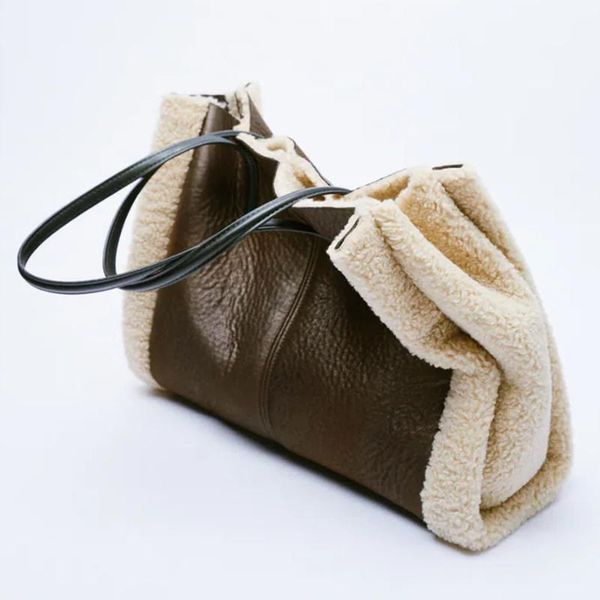 evening bags fashion lambswool crossbody bag designer women handbags luxury faux fur shoulder fluffy plush small tote winter purses 2021
evening bags fashion lambswool crossbody bag designer women handbags luxury faux fur shoulder fluffy plush small tote winter purses 2021