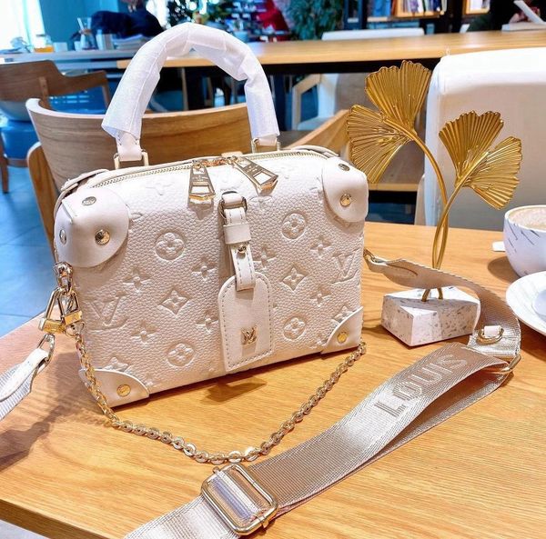 luxury brand leather shoulder bag 2021 fashion women's classic handbags crossbody bags -l0973, Red;black
luxury brand leather shoulder bag 2021 fashion women's classic handbags crossbody bags -l0973, Red;black