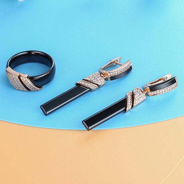 chains huadie ceramic jewellery set. women's earrings and ring with zirconia. long pendant earrings. classic style., Silver
chains huadie ceramic jewellery set. women's earrings and ring with zirconia. long pendant earrings. classic style., Silver