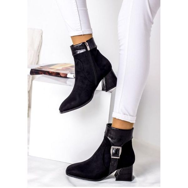 boots black color pu leather blucked detail season 2021 winter autmn fashion comfortable standard mold female lady
boots black color pu leather blucked detail season 2021 winter autmn fashion comfortable standard mold female lady