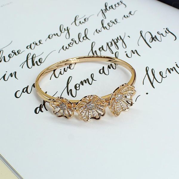bangle elegant exquisite s flowers hollow out copper zircon bangles european and american fashion jewelry bracelet for women, Black
bangle elegant exquisite s flowers hollow out copper zircon bangles european and american fashion jewelry bracelet for women, Black