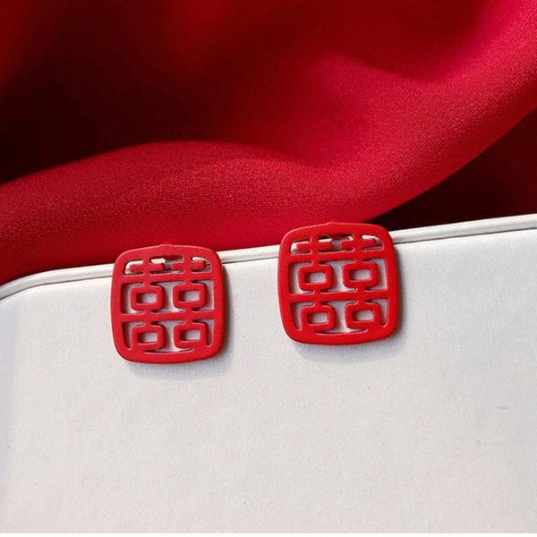 1 pair earrings simple decorative creative practical ear studs chinese style earring for lady, Golden;silver
1 pair earrings simple decorative creative practical ear studs chinese style earring for lady, Golden;silver