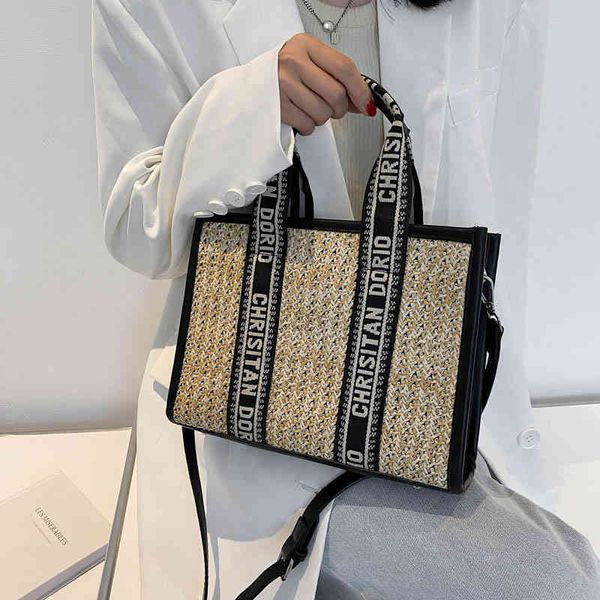2022 latest handbag factory store straw bag one shoulder summer vegetable basket bohemian bag
2022 latest handbag factory store straw bag one shoulder summer vegetable basket bohemian bag
