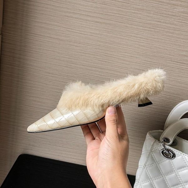 womens pointed toe real fur stone pattern leather slipper mule strange heel furry shoes mules black warm winter 2021 slippers1
womens pointed toe real fur stone pattern leather slipper mule strange heel furry shoes mules black warm winter 2021 slippers1