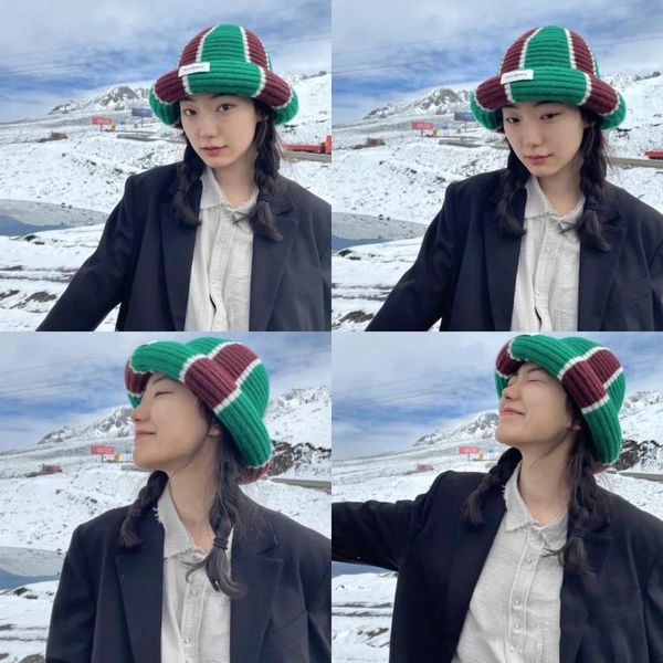 wide brim hats 2021 autumn and winter three-color striped round knit hat south korean fashion brand men women's watermelon, Blue;gray
wide brim hats 2021 autumn and winter three-color striped round knit hat south korean fashion brand men women's watermelon, Blue;gray