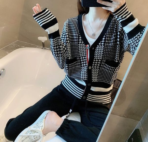 1323tb thousand bird check cardigan v-neck temperament commuting four bars korean ribbon splicing sweater, White
1323tb thousand bird check cardigan v-neck temperament commuting four bars korean ribbon splicing sweater, White