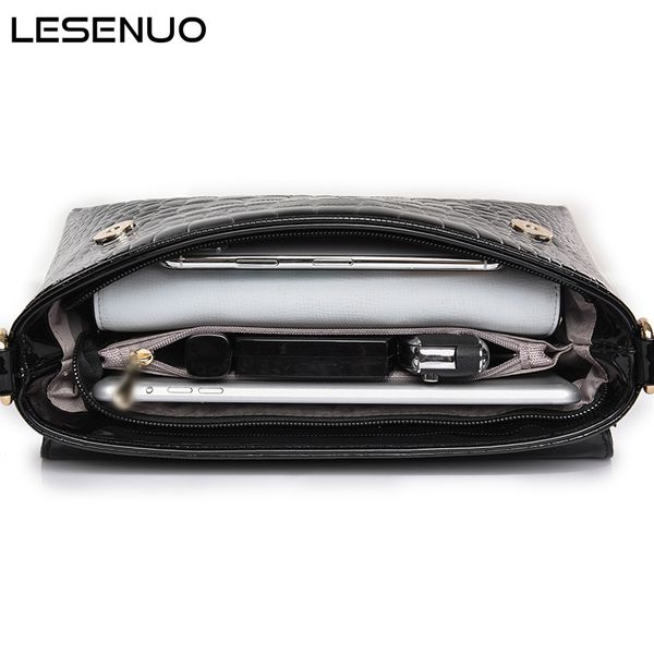 2020 vintage women underarm bag luxury designer messenger bags pu leather trend fashion bags for women
2020 vintage women underarm bag luxury designer messenger bags pu leather trend fashion bags for women