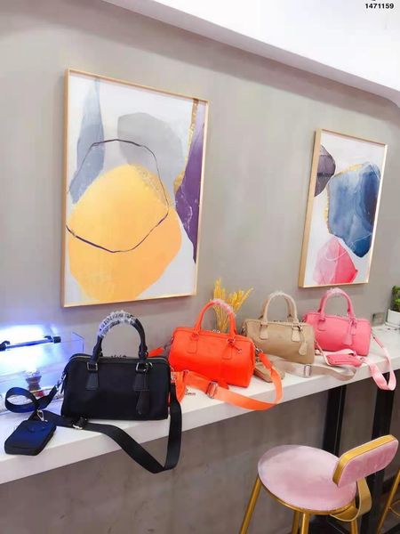 designer women's pillow bag single shoulder messenger bag nylon waterproof canvas with cow leather
designer women's pillow bag single shoulder messenger bag nylon waterproof canvas with cow leather