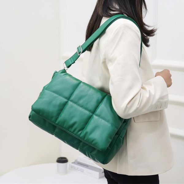 evening bags 2022 winter fashion women's shoulder messenger bag soft space cotton handbag large capacity female casual crossbody purse
evening bags 2022 winter fashion women's shoulder messenger bag soft space cotton handbag large capacity female casual crossbody purse