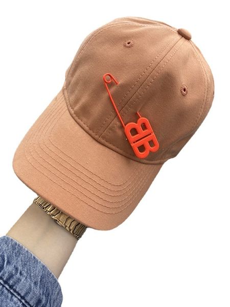 bb letter pin baseball men's and women's cap couples versatile, Black;white
bb letter pin baseball men's and women's cap couples versatile, Black;white