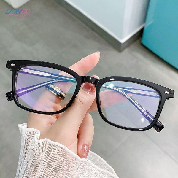 sunglasses lionlk fashion retro square anti-blu-ray ladies glasses girl flat mirror women luxury tr90 tr frame computer black transparent, White;black 
sunglasses lionlk fashion retro square anti-blu-ray ladies glasses girl flat mirror women luxury tr90 tr frame computer black transparent, White;black