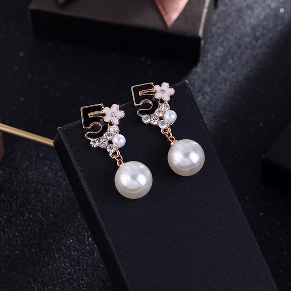 stud camellia flowers asymmetric earrings shadow quality women powder pink flower 5 pearl, Golden;silver
stud camellia flowers asymmetric earrings shadow quality women powder pink flower 5 pearl, Golden;silver