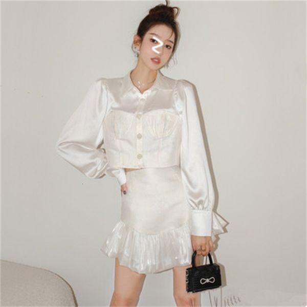 white embossed silk luster suit autumn 21 bubble sleeve small short shirt ruffle skirt, Black;gray
white embossed silk luster suit autumn 21 bubble sleeve small short shirt ruffle skirt, Black;gray