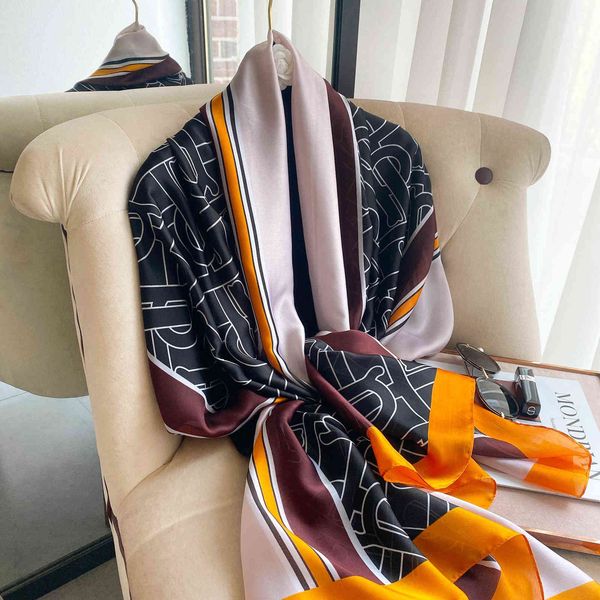 2021 simulated women's summer fashion foreign style printed sunshade shawl silk scarf, Blue;gray
2021 simulated women's summer fashion foreign style printed sunshade shawl silk scarf, Blue;gray