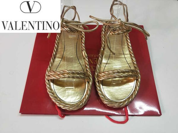 thongs designer slippers luxury brand mules women shoes casual handmade slides walking tennis sandals ss8m, Black;white
thongs designer slippers luxury brand mules women shoes casual handmade slides walking tennis sandals ss8m, Black;white