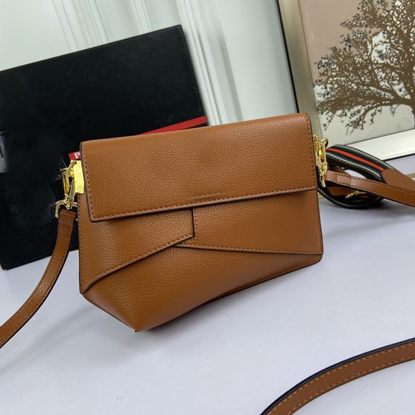 leather bag fashion one shoulders ladies handbag designer double shoulder strap luxury bags 5001
leather bag fashion one shoulders ladies handbag designer double shoulder strap luxury bags 5001