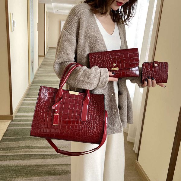 hbp women's 2021 winter style three piece suit versatile fashion embossed handbag crocodile single shoulder messenger bag 
hbp women's 2021 winter style three piece suit versatile fashion embossed handbag crocodile single shoulder messenger bag