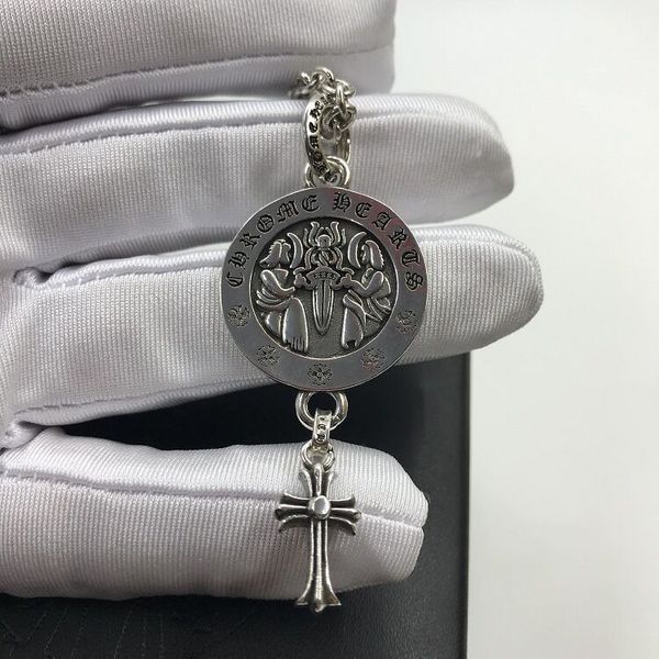 designer jewelry croquet's new lovers style round tag with cross pendant necklace personalized hip hop accessories for men and women, Silver
designer jewelry croquet's new lovers style round tag with cross pendant necklace personalized hip hop accessories for men and women, Silver