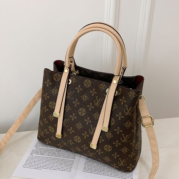 shoulder tote handbags for women soft cowhide leather designer bags large capacity travel stylish bag 001
shoulder tote handbags for women soft cowhide leather designer bags large capacity travel stylish bag 001