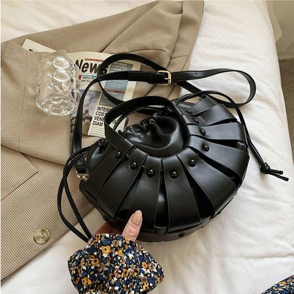 evening bags woven vegetable basket ladies bag 2021 fashionable bucket women shoulder messenger sac de luxe femme
evening bags woven vegetable basket ladies bag 2021 fashionable bucket women shoulder messenger sac de luxe femme