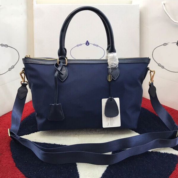 large capacity package tote bag handbags purses fashion letter women handbags waterproof cloth metal zipper oid
large capacity package tote bag handbags purses fashion letter women handbags waterproof cloth metal zipper oid