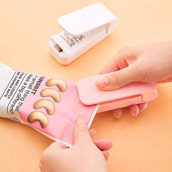 bag clips mini portable and cutter,vacuum machine,heat ,bag ,mini sealing machine,for storage
bag clips mini portable and cutter,vacuum machine,heat ,bag ,mini sealing machine,for storage