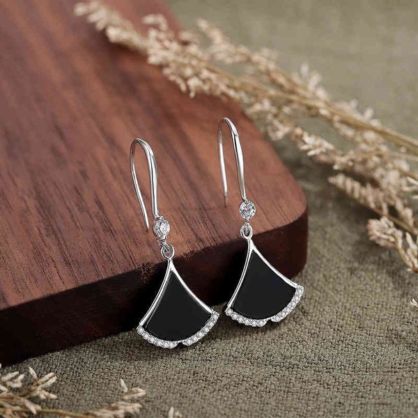 earrings charms s925 sterling silver fan-shaped black agate women's light luxury zircon simple and fashionable long, Golden
earrings charms s925 sterling silver fan-shaped black agate women's light luxury zircon simple and fashionable long, Golden