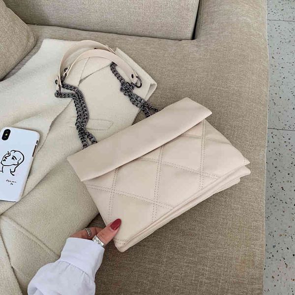 solid color leather shoulder messenger new ladies chain hands fashion casual shopping multi-layer envelope bag lj210203
solid color leather shoulder messenger new ladies chain hands fashion casual shopping multi-layer envelope bag lj210203
