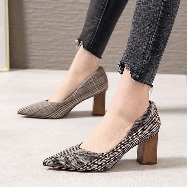 dress shoes 2021 women's high heels bride party mid heel pointed toe shallow mouth women m1202, Black
dress shoes 2021 women's high heels bride party mid heel pointed toe shallow mouth women m1202, Black