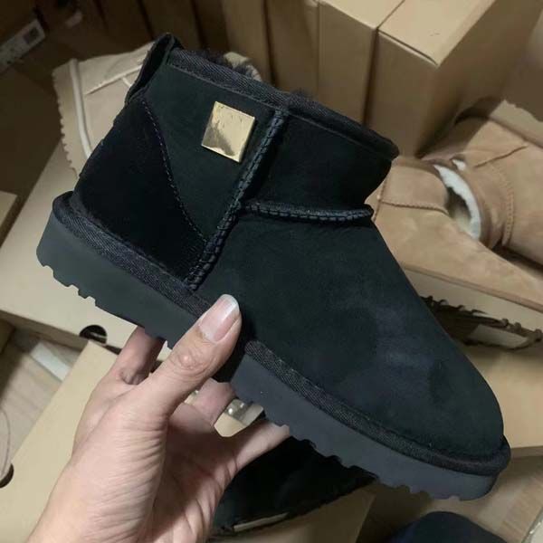 level superior quality luxury designer women's short boots flat bottom with sheepskin wool work boot snowshoe 35-40 with box, Black
level superior quality luxury designer women's short boots flat bottom with sheepskin wool work boot snowshoe 35-40 with box, Black