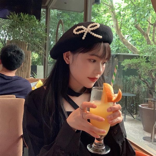 berets 2021 japanese korean version of autumn and winter black wool beret painter hat pearl bowknot lady female girl, Blue;gray
berets 2021 japanese korean version of autumn and winter black wool beret painter hat pearl bowknot lady female girl, Blue;gray