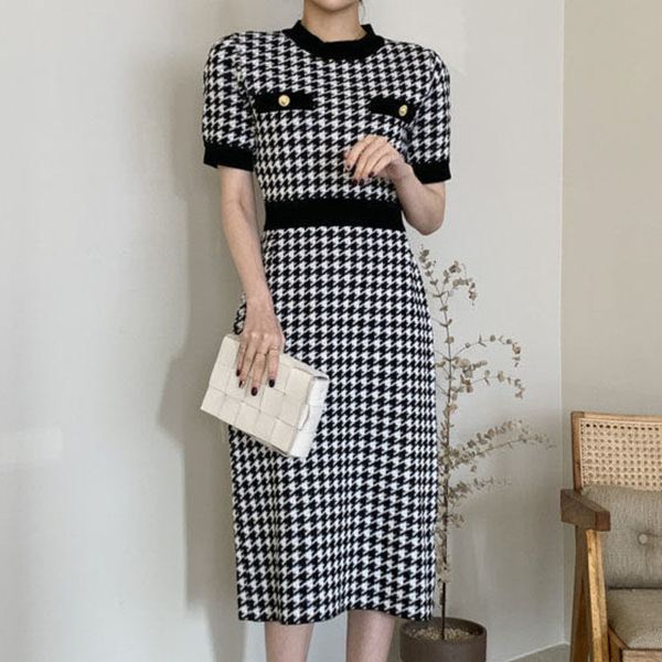 casual dresses houndstooth vintage knitted summer women 2021 elegant korean black bodycon sweater es robe femme vestidos it5c, Black;gray
casual dresses houndstooth vintage knitted summer women 2021 elegant korean black bodycon sweater es robe femme vestidos it5c, Black;gray