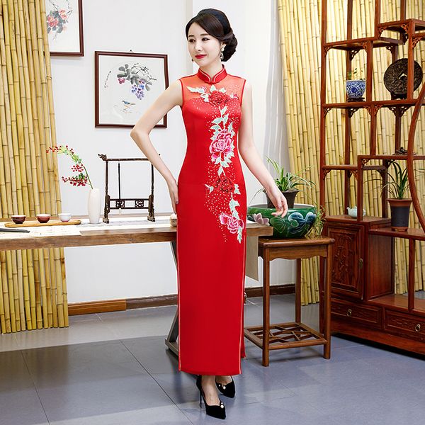 plus size 6xl women elegant chinese sleeveless embroidery aplique rhinestone cheongsam long satin orientale banquet qipao, Red
plus size 6xl women elegant chinese sleeveless embroidery aplique rhinestone cheongsam long satin orientale banquet qipao, Red