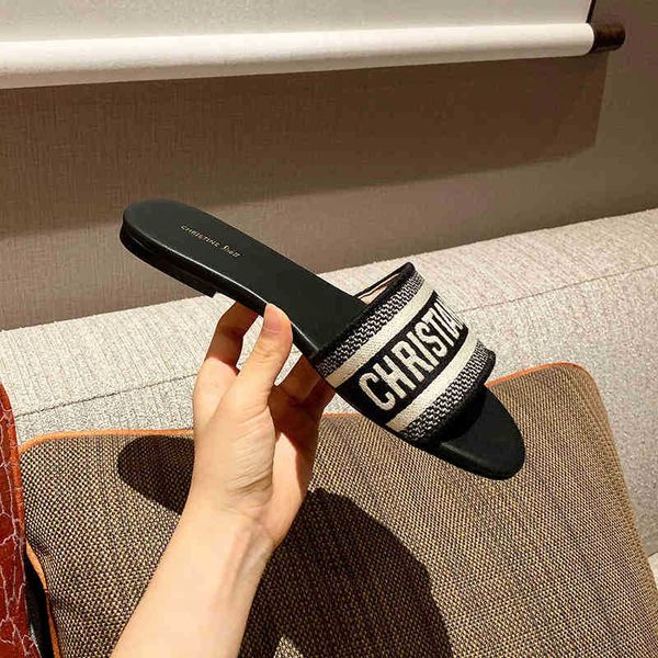 slippers sandals 2021 summer new d family letter embroidered flat bottomed one line slippers women's leather fashionable beach sandalsz, Black
slippers sandals 2021 summer new d family letter embroidered flat bottomed one line slippers women's leather fashionable beach sandalsz, Black