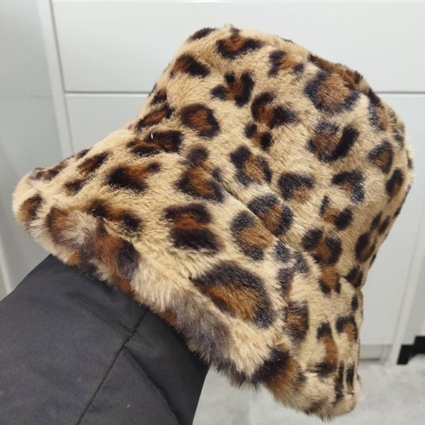 2022 designer luxury fashion bucket hat for men woman sport caps beanie fisherman buckets hats summer sun visor winter cap four season, Blue;gray
2022 designer luxury fashion bucket hat for men woman sport caps beanie fisherman buckets hats summer sun visor winter cap four season, Blue;gray
