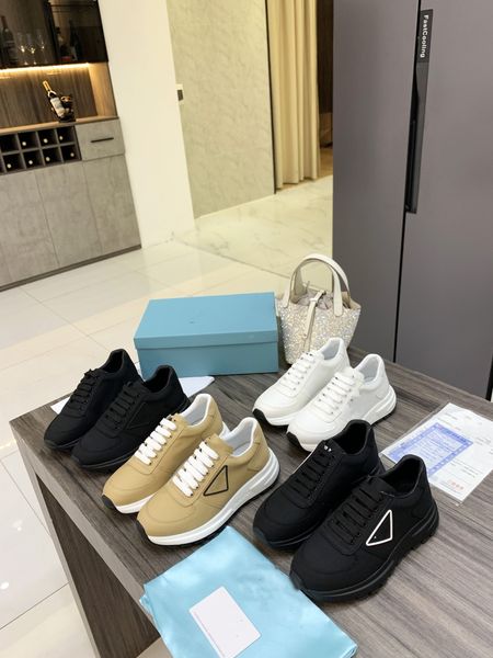 triple men women casual shoes luxury platform sneakers clear sole black white beige teal blue bred red pink mens trainers jogging walking fa
triple men women casual shoes luxury platform sneakers clear sole black white beige teal blue bred red pink mens trainers jogging walking fa