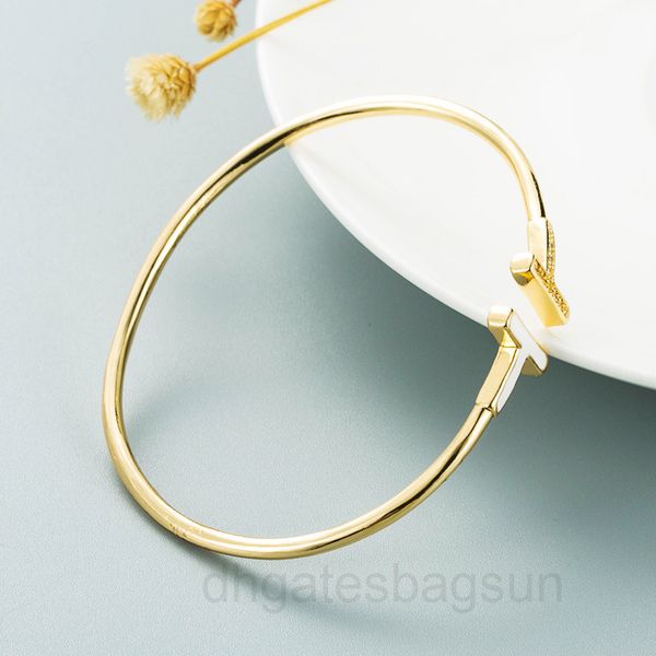copper plated real gold inlaid zircon geometric buckle bracelet women's fashion simple personality hip hop style couple bracelet 5abl, Black
copper plated real gold inlaid zircon geometric buckle bracelet women's fashion simple personality hip hop style couple bracelet 5abl, Black
