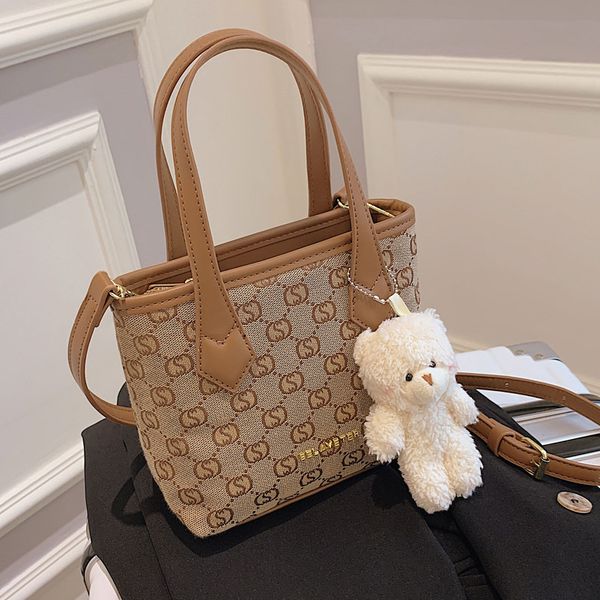 designer handbags single shoulder fashion portable 2021 popular texture printed girl's sense bucket bag messenger new summer women'
designer handbags single shoulder fashion portable 2021 popular texture printed girl's sense bucket bag messenger new summer women'