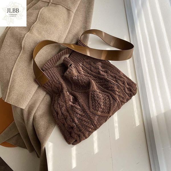 vintage wool knitted women shoulder bag designer woven crossbody bags casual female shopper bag large capacity totes 2021 winter
vintage wool knitted women shoulder bag designer woven crossbody bags casual female shopper bag large capacity totes 2021 winter