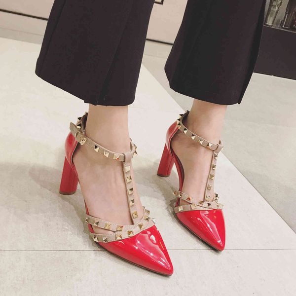 luxury dress shoes 2021 rivet high heels thick heel pointed liuding one-line buckle single sho women's bag head sandals, Black
luxury dress shoes 2021 rivet high heels thick heel pointed liuding one-line buckle single sho women's bag head sandals, Black