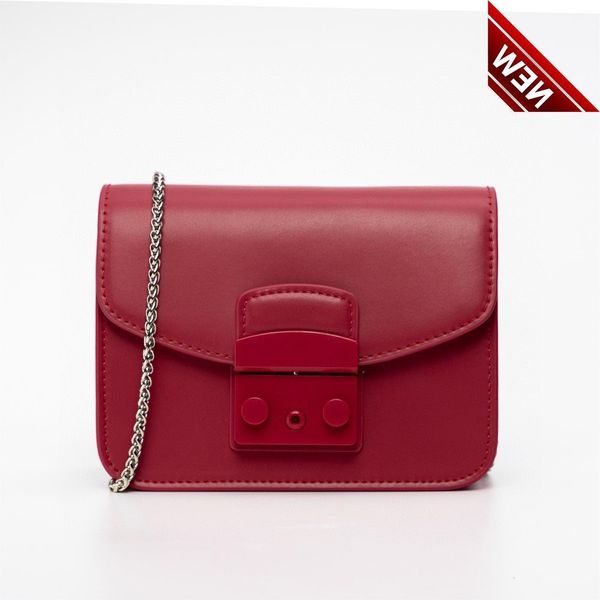 f family's new fresh and sweet leather chain women's bag in autumn 2020
f family's new fresh and sweet leather chain women's bag in autumn 2020