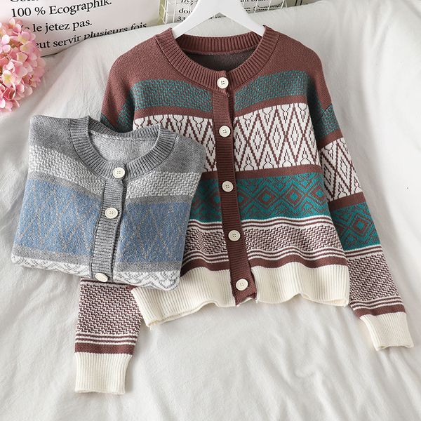 2021 new autumn winter women sweater cardigans korean vinage loose warm knit coat jumpers pull femme hiver casual outerwear uqlc, White;black
2021 new autumn winter women sweater cardigans korean vinage loose warm knit coat jumpers pull femme hiver casual outerwear uqlc, White;black