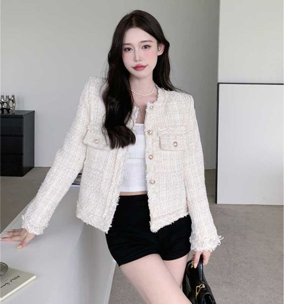 women's jackets ladies vintage plaid tweed jacket autumn winter women single-breasted tassel short casaco long sleeve woolen outerwear, Black;brown
women's jackets ladies vintage plaid tweed jacket autumn winter women single-breasted tassel short casaco long sleeve woolen outerwear, Black;brown