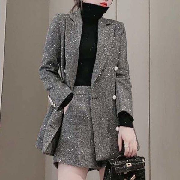 women's tracksuits women 2021 spring autumn two pieces sets female long sleeve solid jacket coat + high waist shorts ladies woolen suit, Gray
women's tracksuits women 2021 spring autumn two pieces sets female long sleeve solid jacket coat + high waist shorts ladies woolen suit, Gray