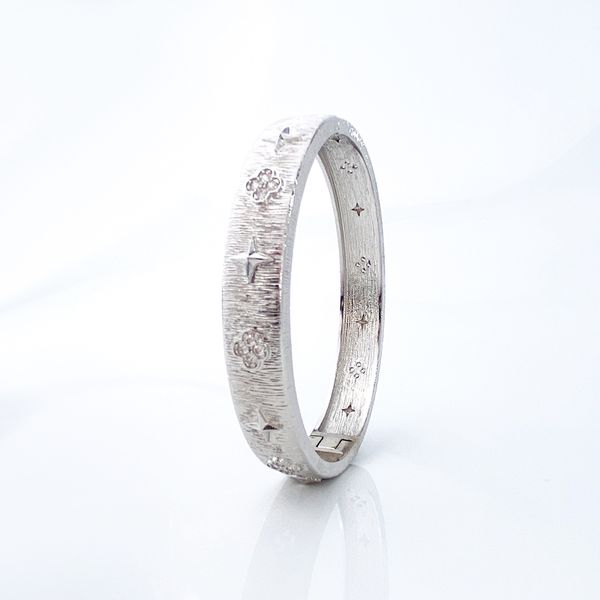 fashion luxury design bangle woman flower star zircon silvers bracelet for women personalized classic jewelry womens silver and golds two co, Black
fashion luxury design bangle woman flower star zircon silvers bracelet for women personalized classic jewelry womens silver and golds two co, Black