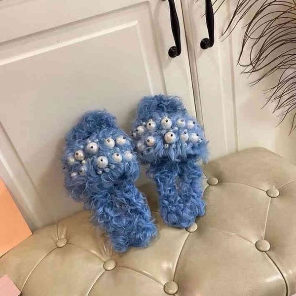lamb wool winter women's flat slippers, boutique upper with hand sewn black and white pearl, leather sole, standard size 35-40
lamb wool winter women's flat slippers, boutique upper with hand sewn black and white pearl, leather sole, standard size 35-40