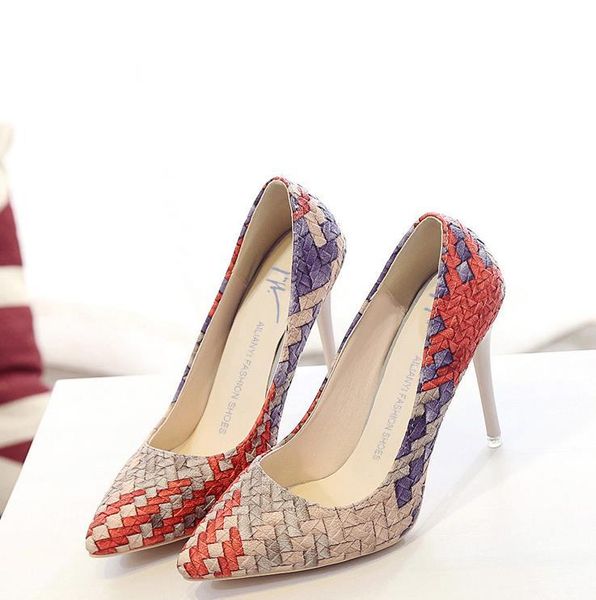 dress shoes spring and summer practical color pointed high heels exquisite single leather paint shallow female sexy, Black 
dress shoes spring and summer practical color pointed high heels exquisite single leather paint shallow female sexy, Black