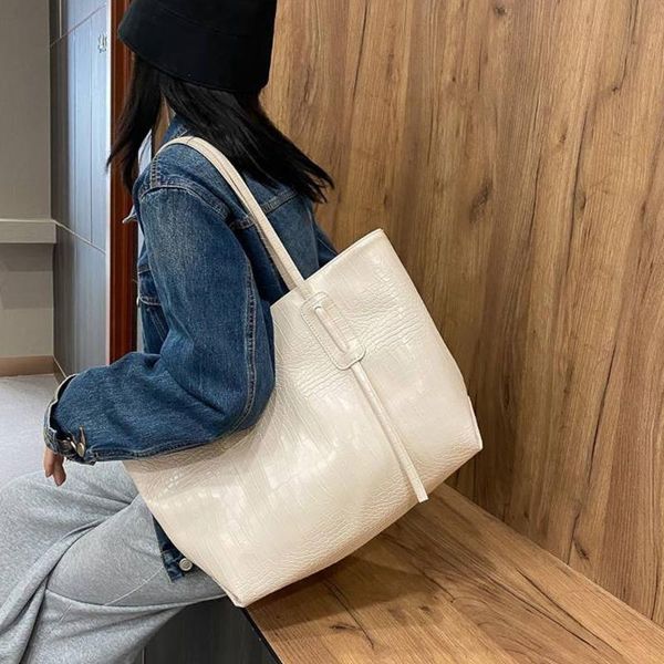 retro large capacity handbags 2021 new pure color pu leather zipper shopping travel soft shoulder bags for women trend handbag
retro large capacity handbags 2021 new pure color pu leather zipper shopping travel soft shoulder bags for women trend handbag
